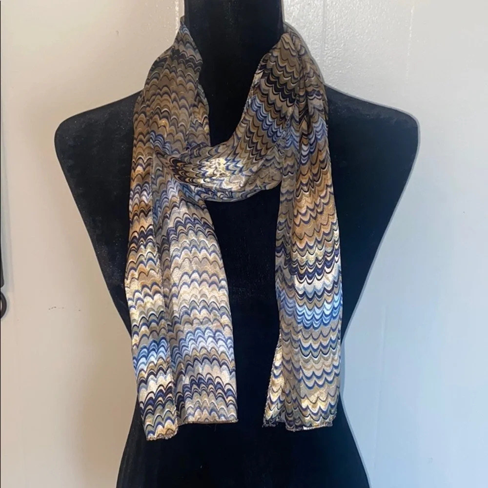 Multifunctional Scarf With Art Deco Wave‎ Pattern In Gold, Tan, Blue